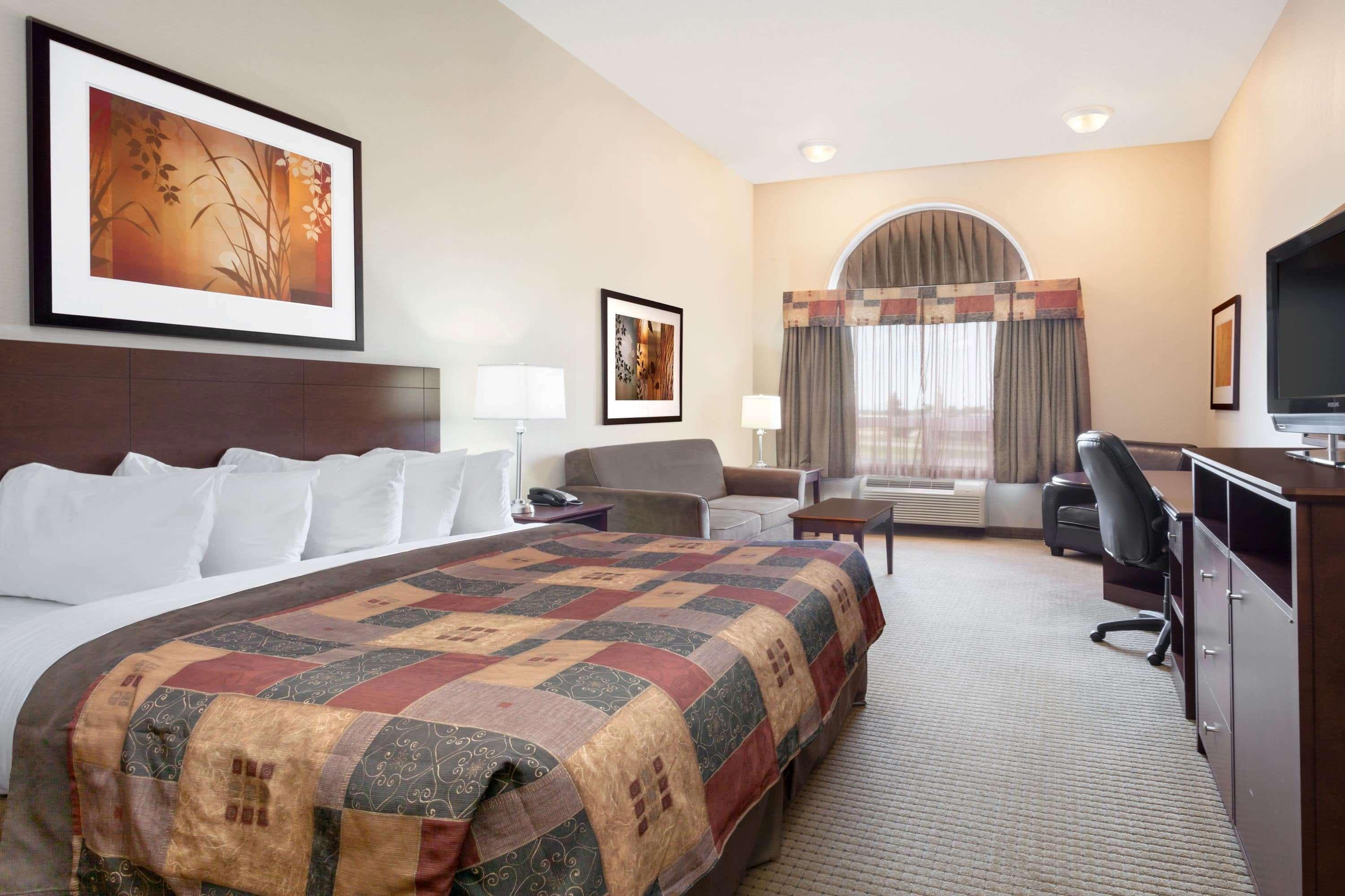 Ramada By Wyndham Weyburn Hotel Eksteriør billede
