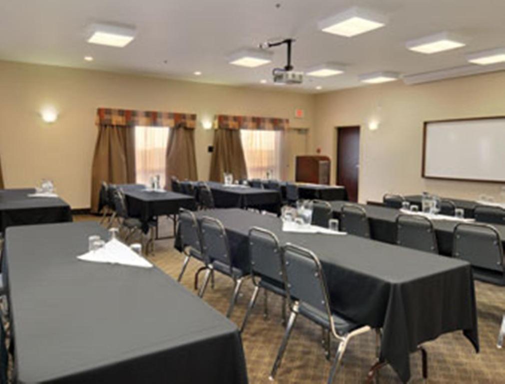 Ramada By Wyndham Weyburn Hotel Faciliteter billede